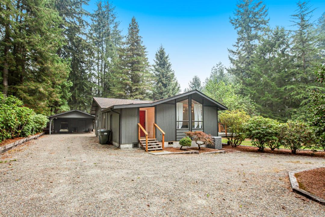 Photo of Buildings in Anderson Island