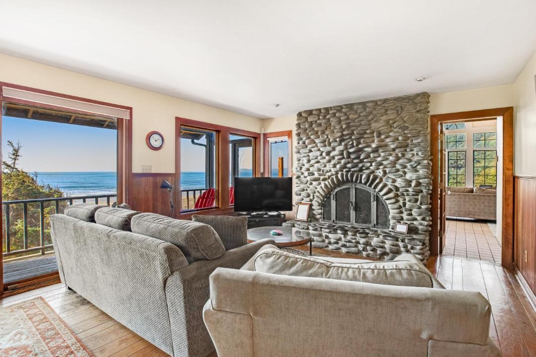 Photo of Livingroom in Arch Cape