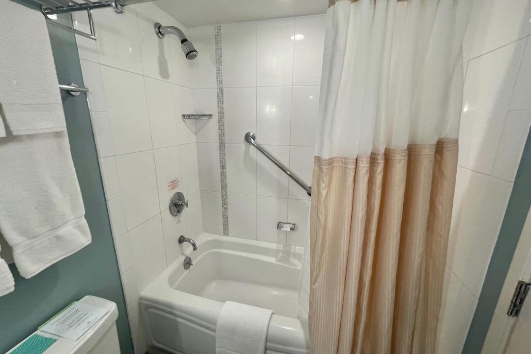 Photo of Bathroom in Ala Moana