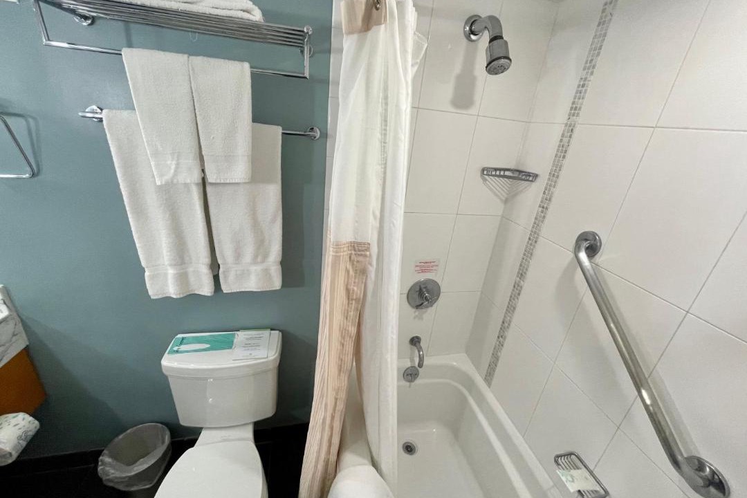 Photo of Bathroom in Ala Moana