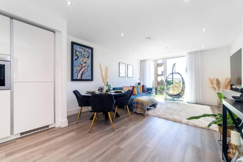 Photo of Livingroom in Yiewsley