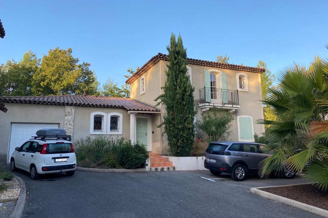 Photo of Buildings in Fayence