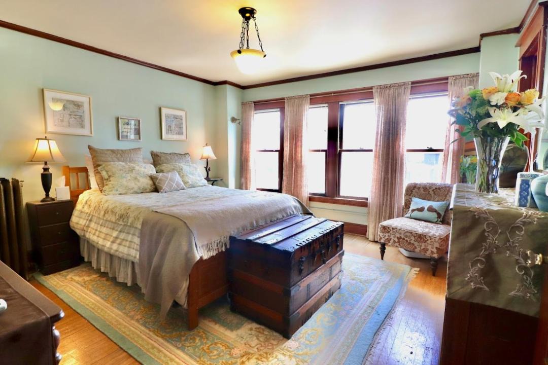 Photo of Bedroom in Downtown Niagara Falls