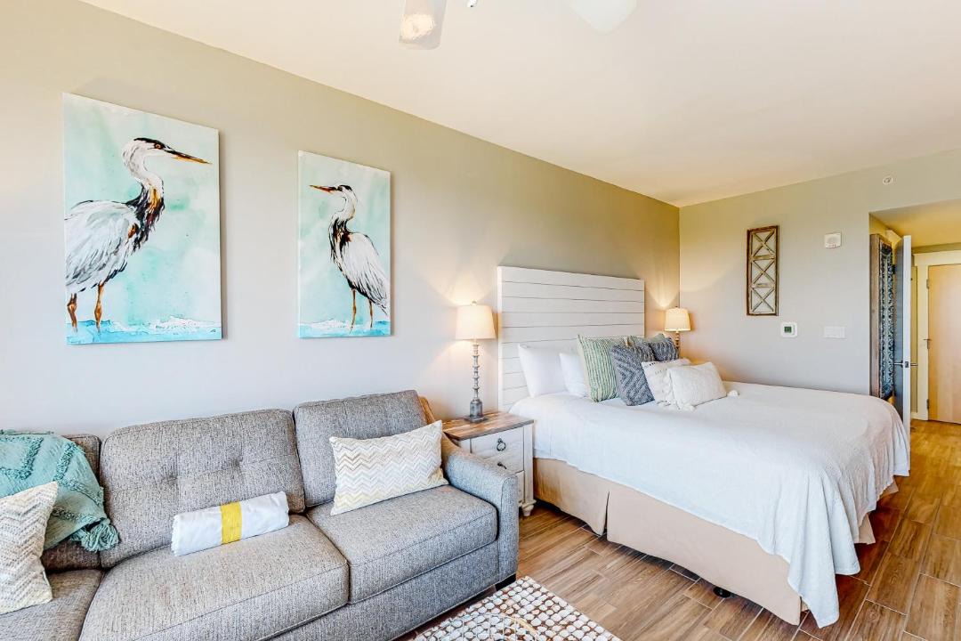 Photo of Bedroom in Baytowne Wharf