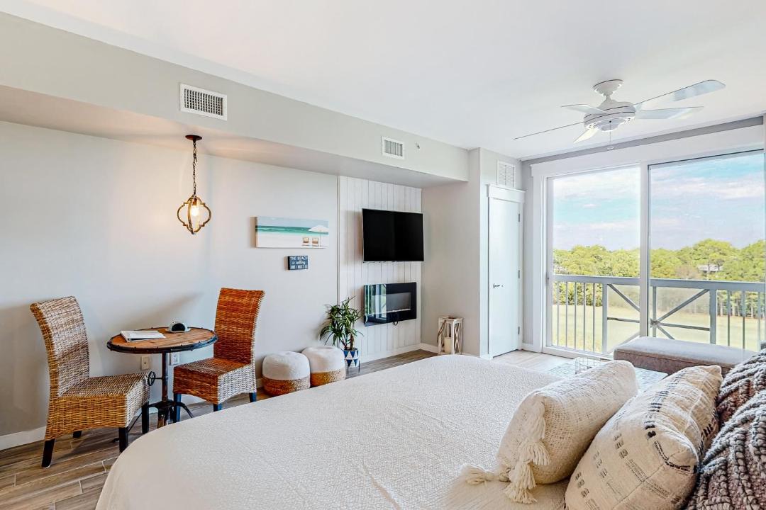 Photo of Bedroom in Baytowne Wharf
