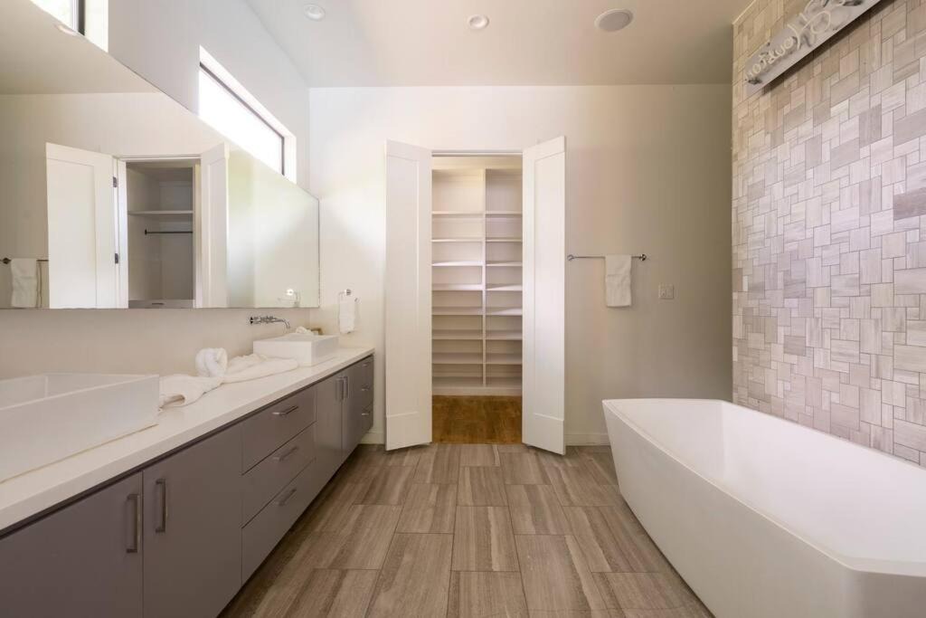 Photo of Bathroom in OST - South Union