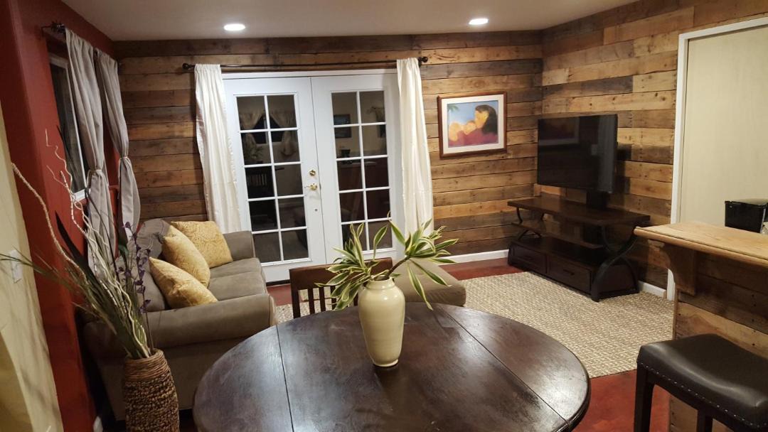 Photo of Livingroom in Kona Palisades