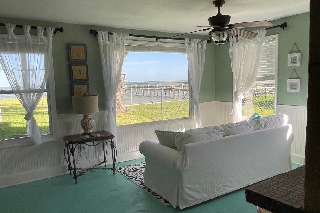 Photo of Livingroom in Dickinson