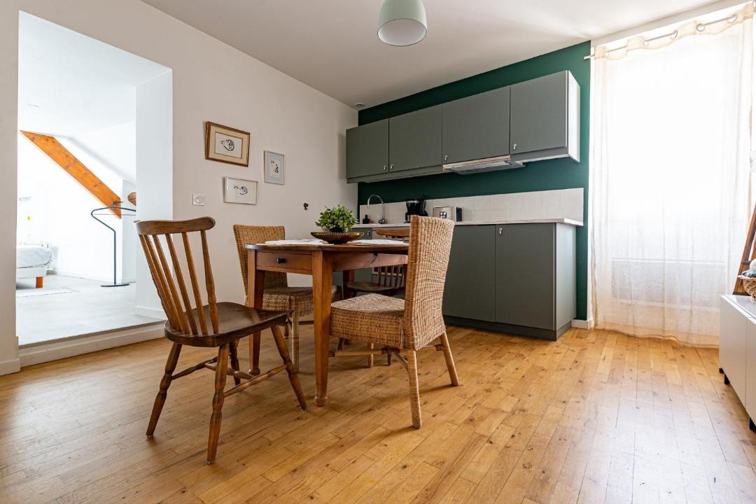 Photo of Others in Flavigny-sur-Ozerain