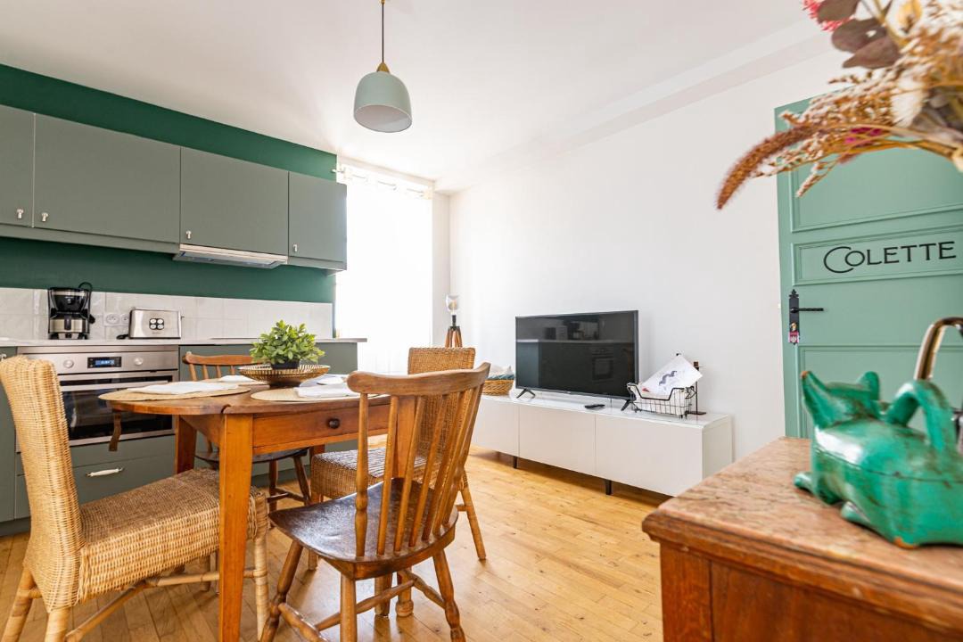 Photo of Others in Flavigny-sur-Ozerain