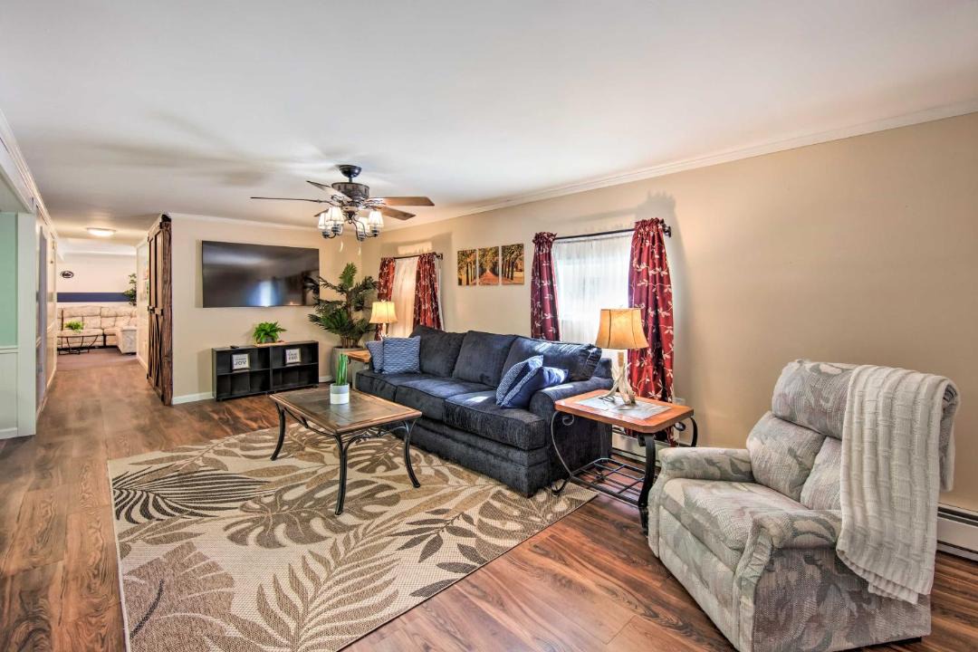 Photo of Livingroom in Moshannon