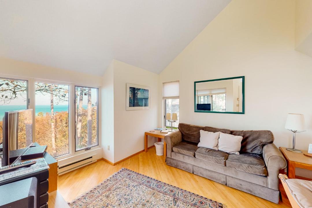 Photo of Livingroom in Maple City