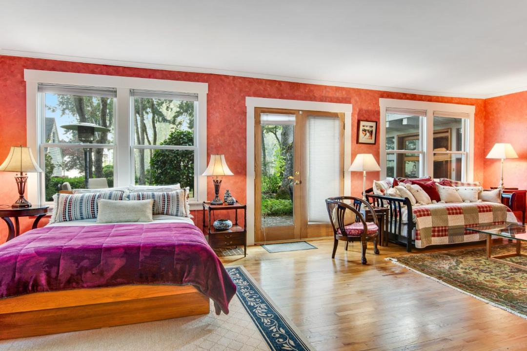 Photo of Others in Tillicum