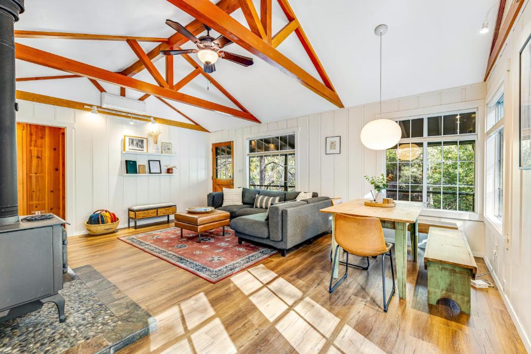 Photo of Livingroom in Cazadero