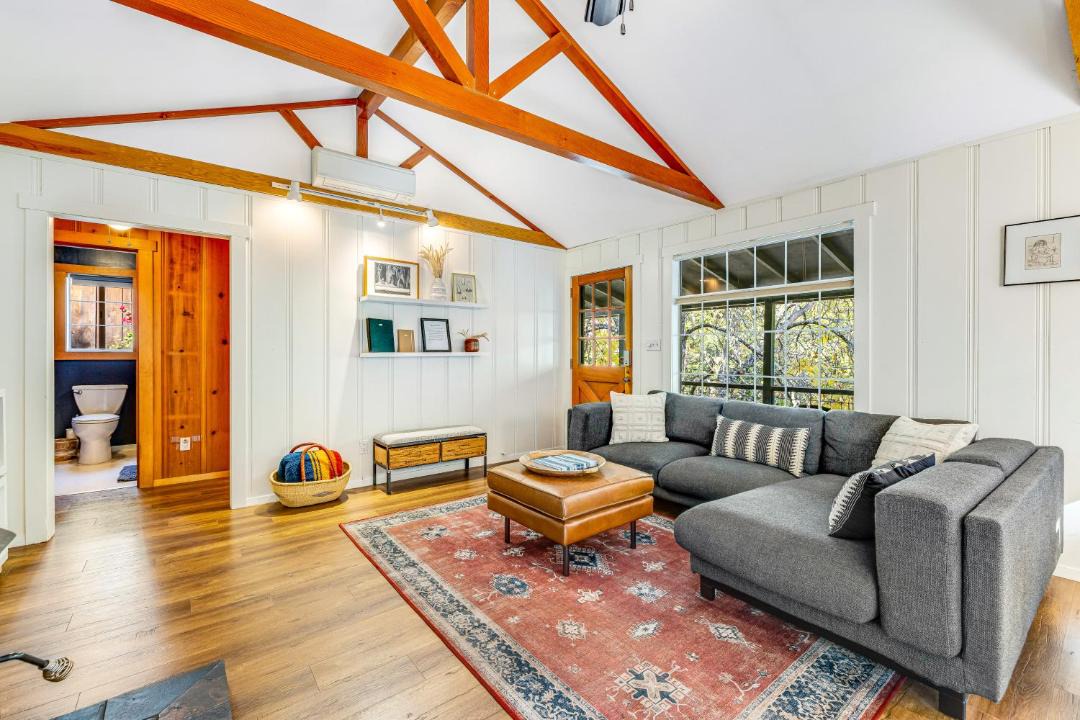 Photo of Livingroom in Cazadero