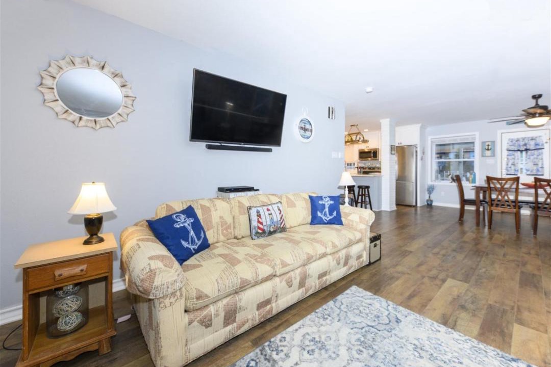 Photo of Livingroom in City-by-the Sea