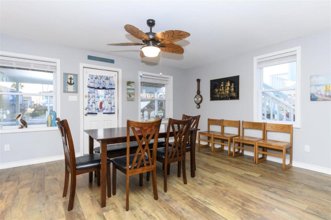 Photo of Livingroom in City-by-the Sea