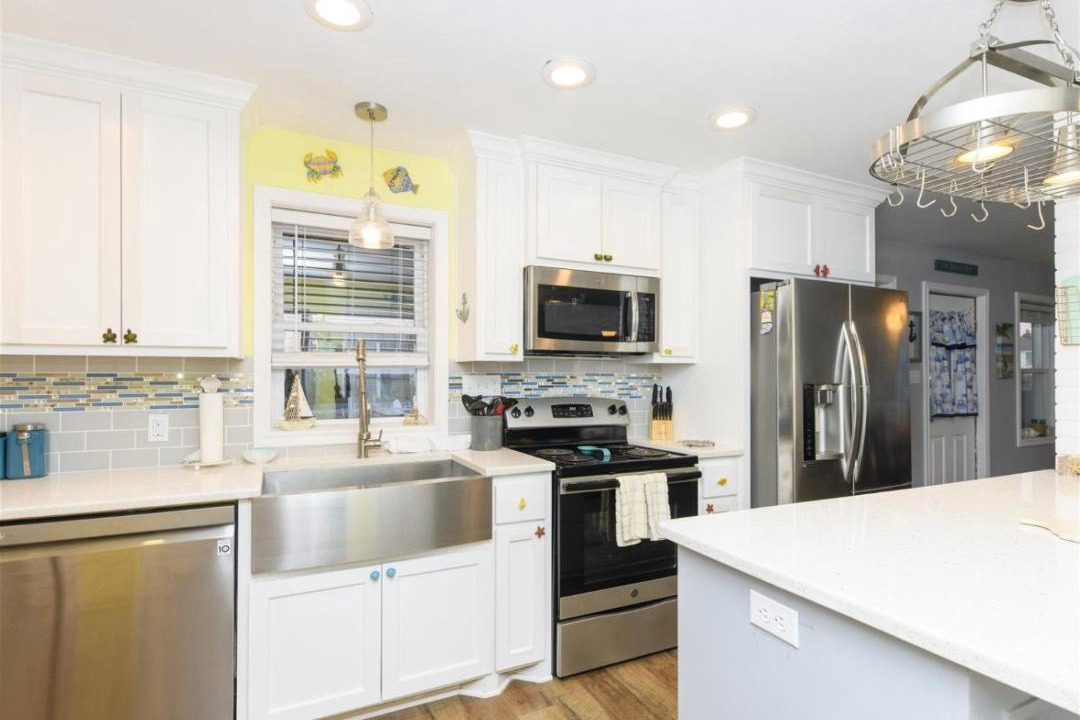 Photo of Kitchen in City-by-the Sea
