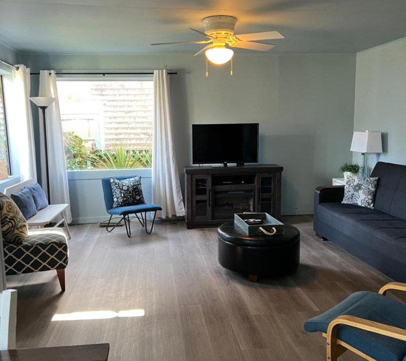 Photo of Others in Downtown Cannon Beach