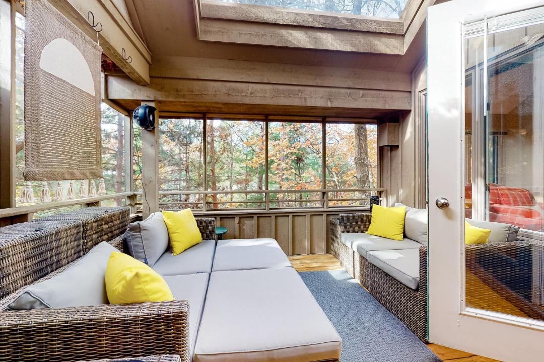 Photo of Livingroom in Maple City