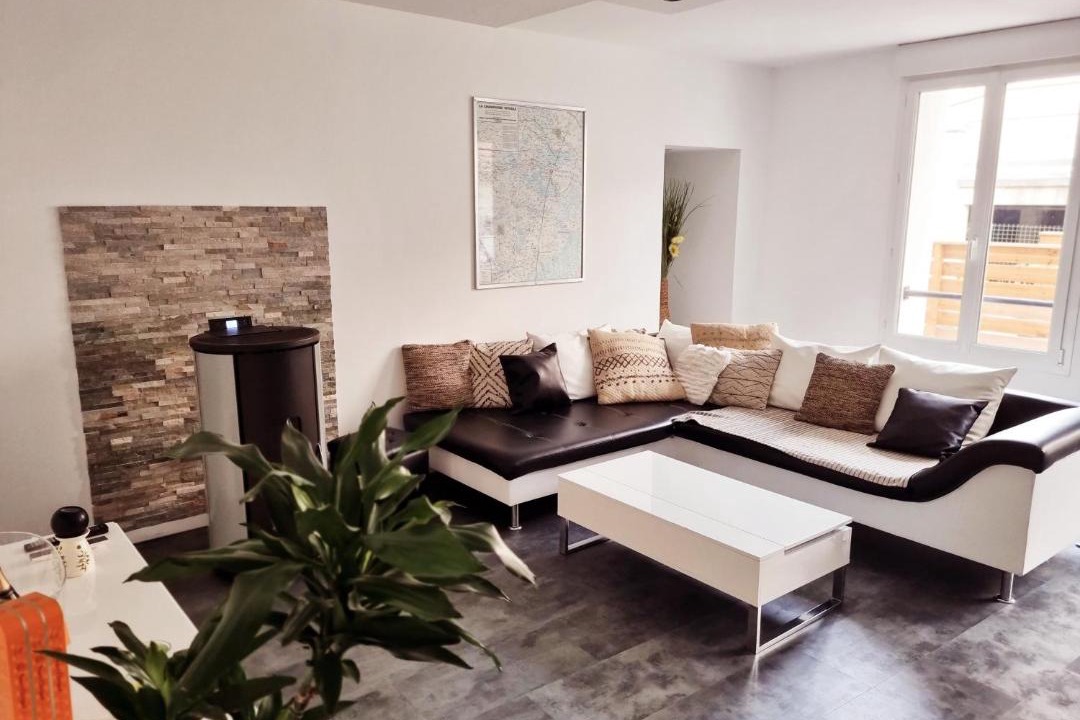 Photo of Livingroom in Ay