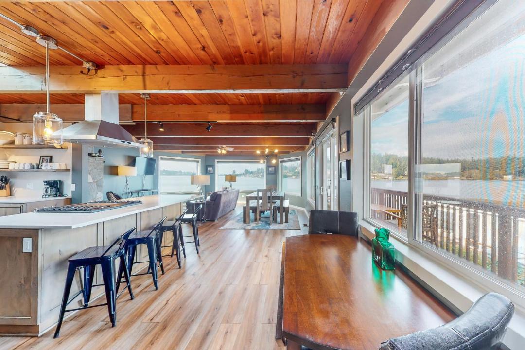 Photo of Others in Otis