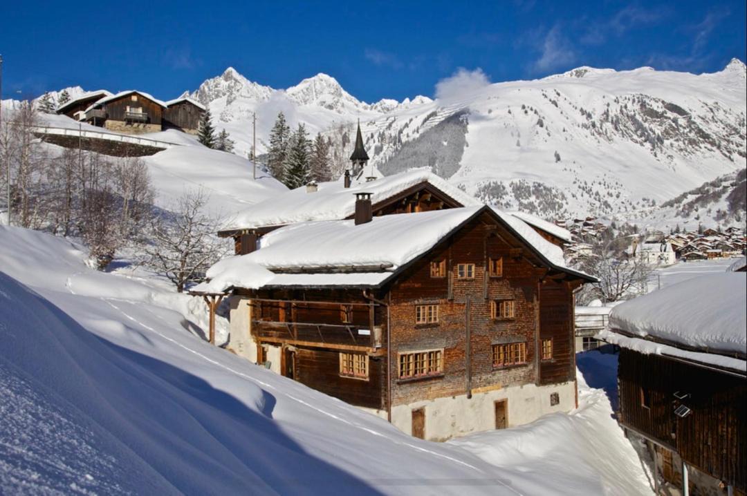 Photo of Buildings in Tujetsch