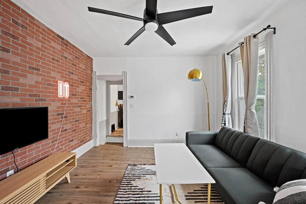 Photo of Livingroom in Little Italy