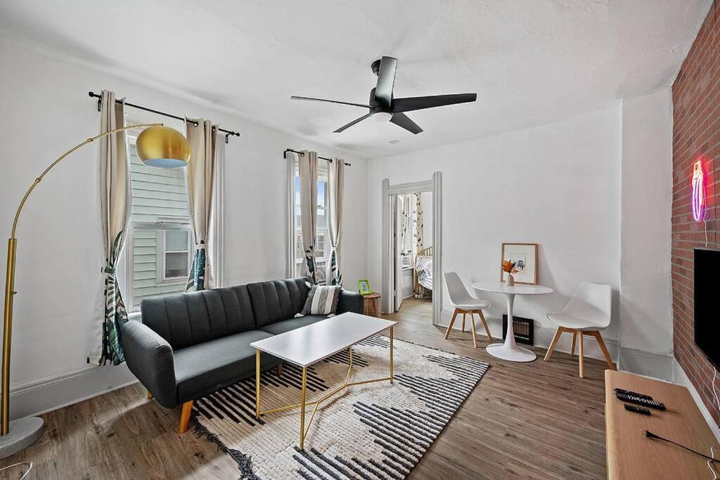 Photo of Livingroom in Little Italy