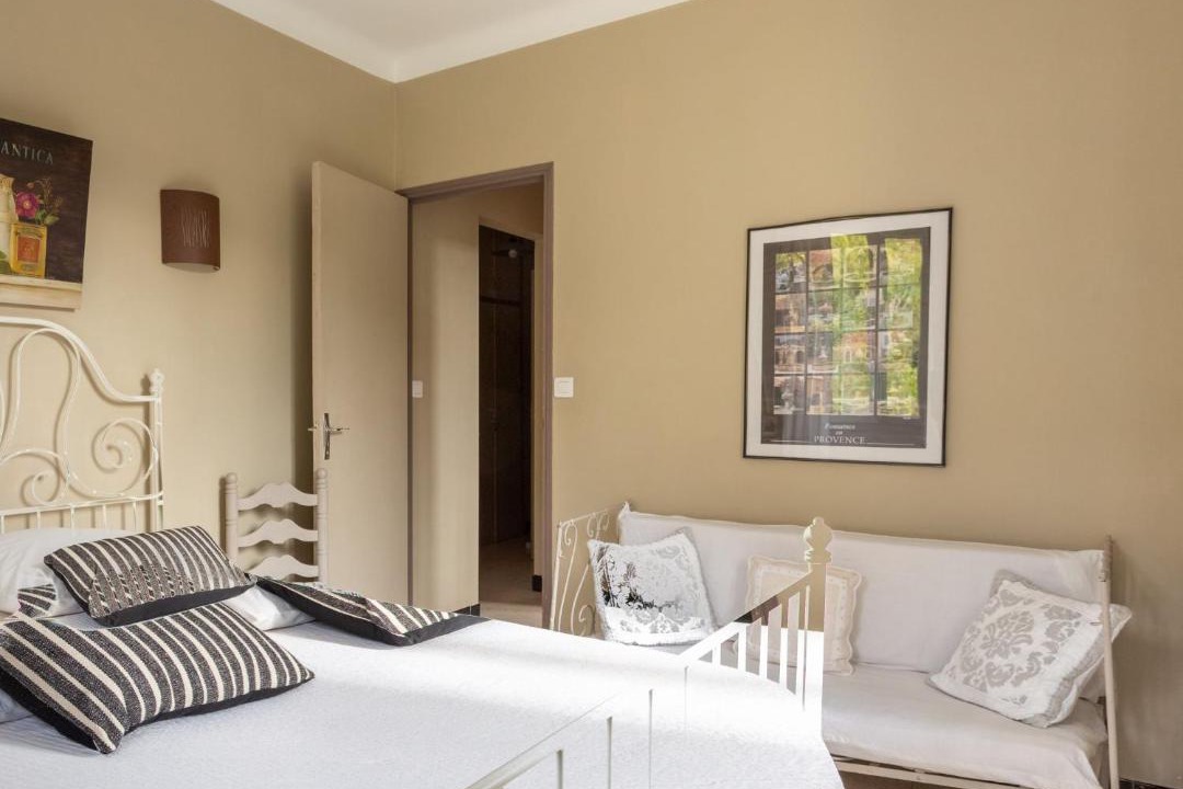 Photo of Others in Menerbes