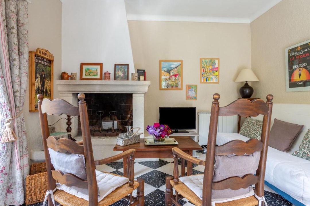 Photo of Others in Menerbes