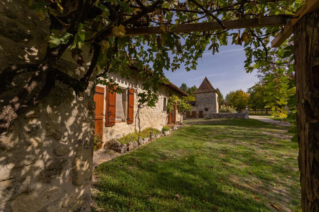 Photo of Buildings in Nerac