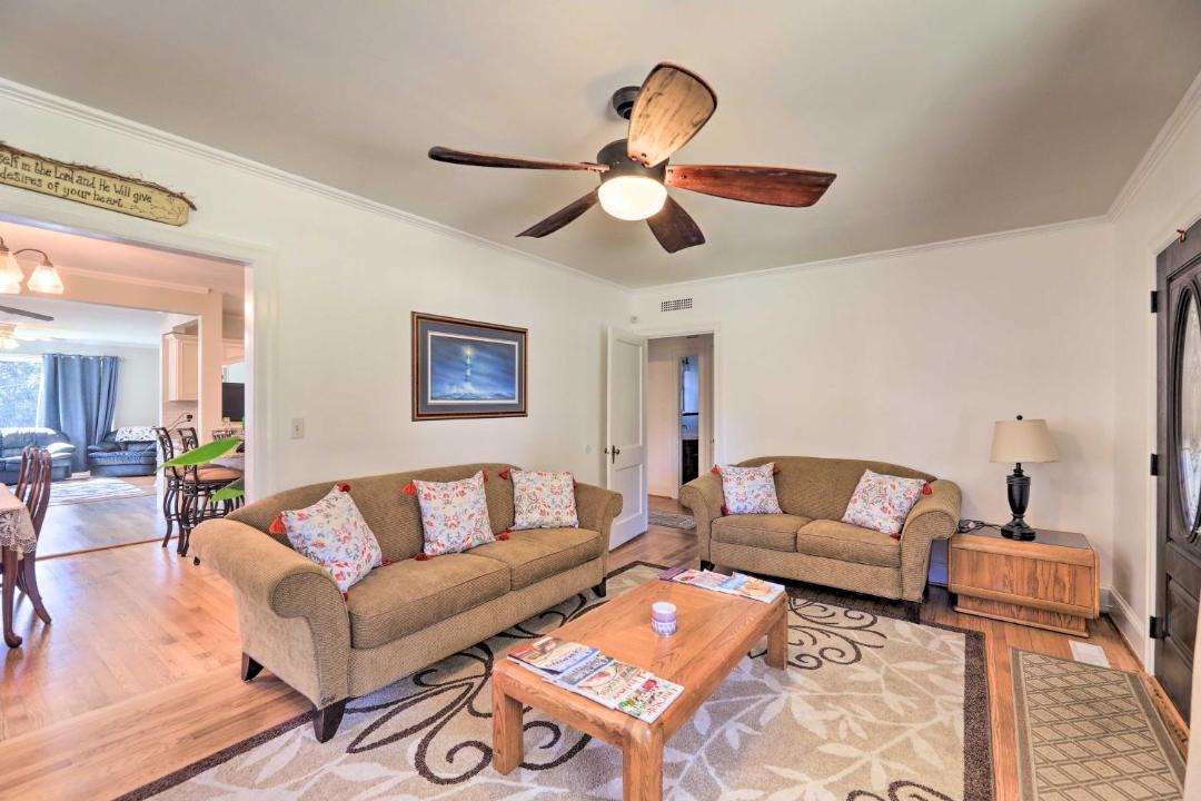 Photo of Livingroom in Jacksonville