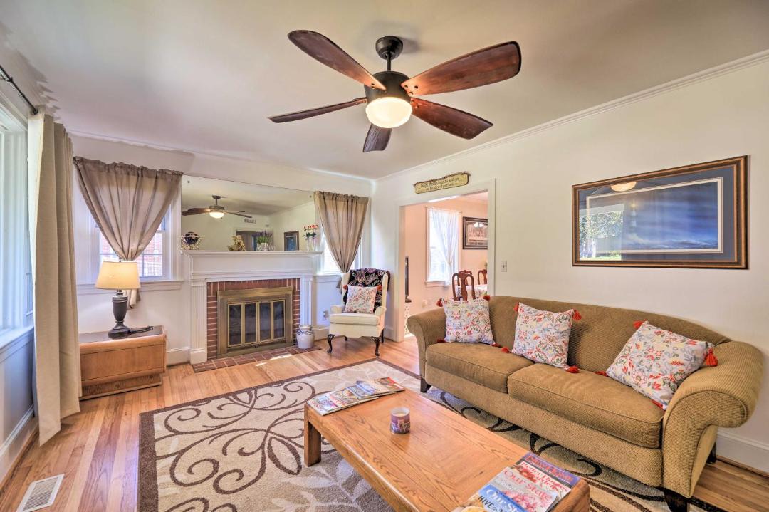 Photo of Livingroom in Jacksonville