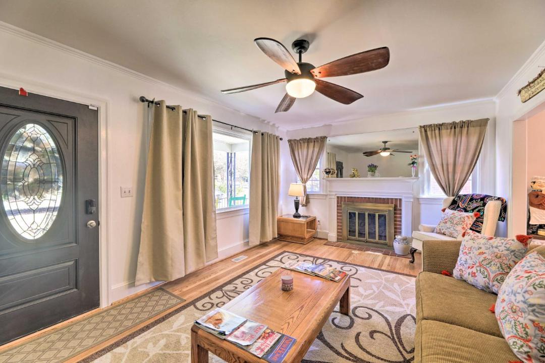 Photo of Livingroom in Jacksonville