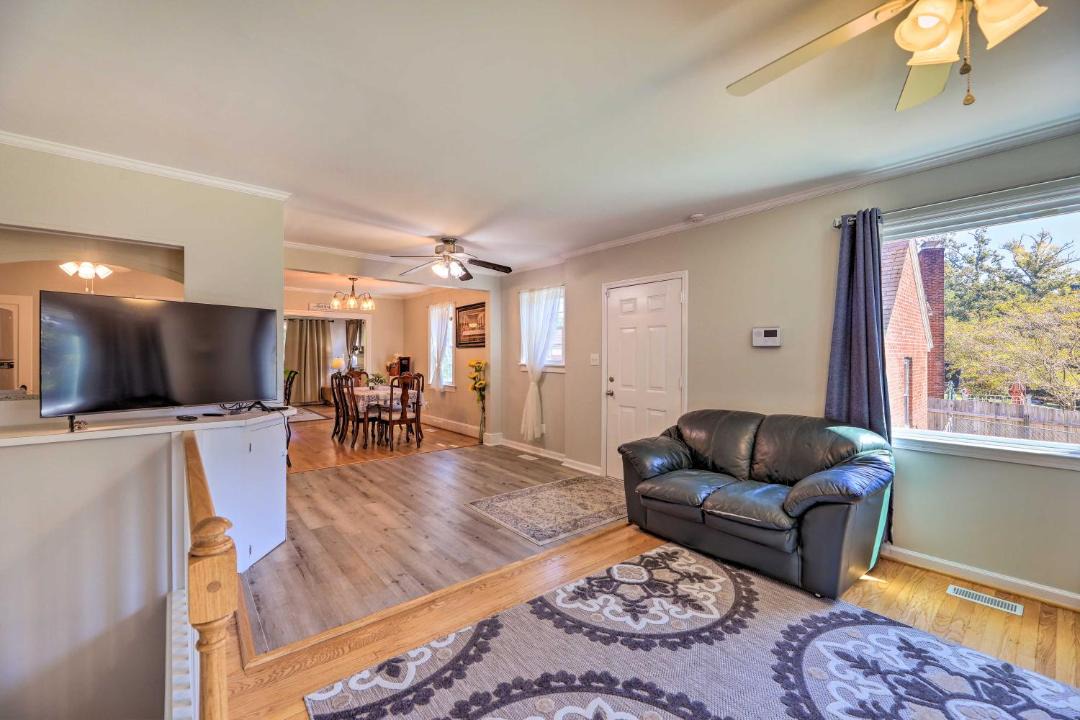 Photo of Livingroom in Jacksonville