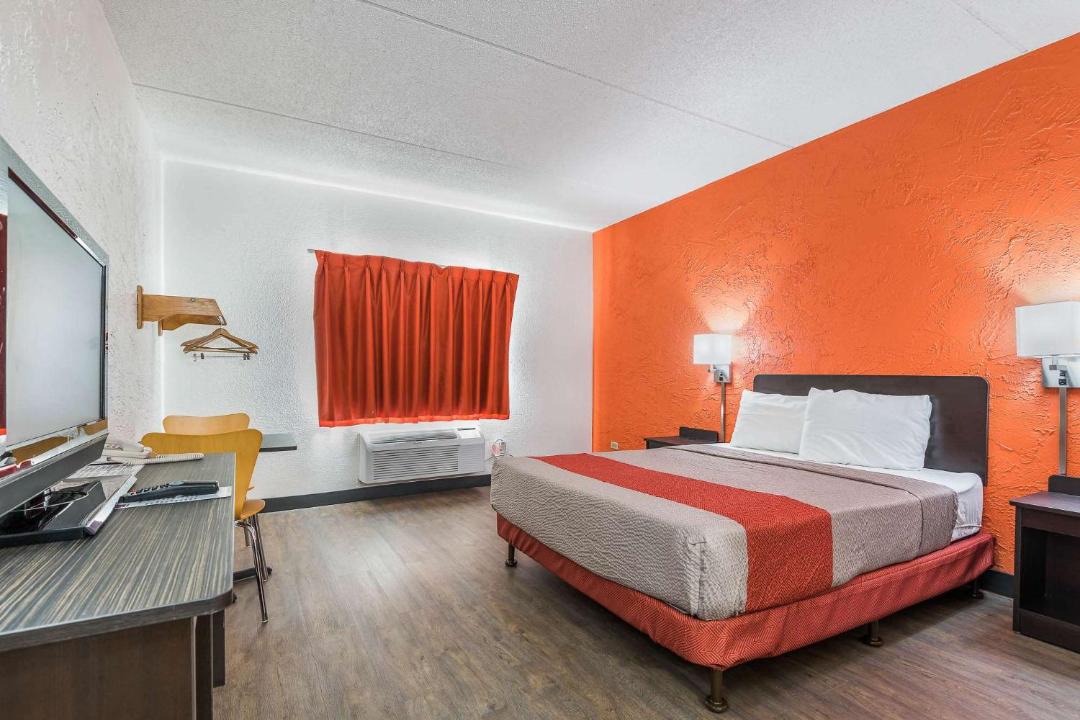 Photo of Bedroom in Bridgeview