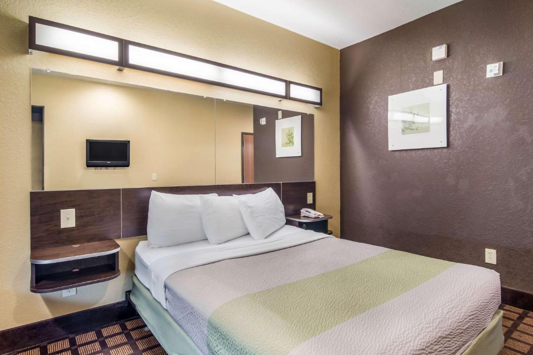 Photo of Bedroom in Canton