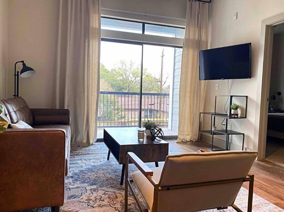 Photo of Livingroom in Brookhollow
