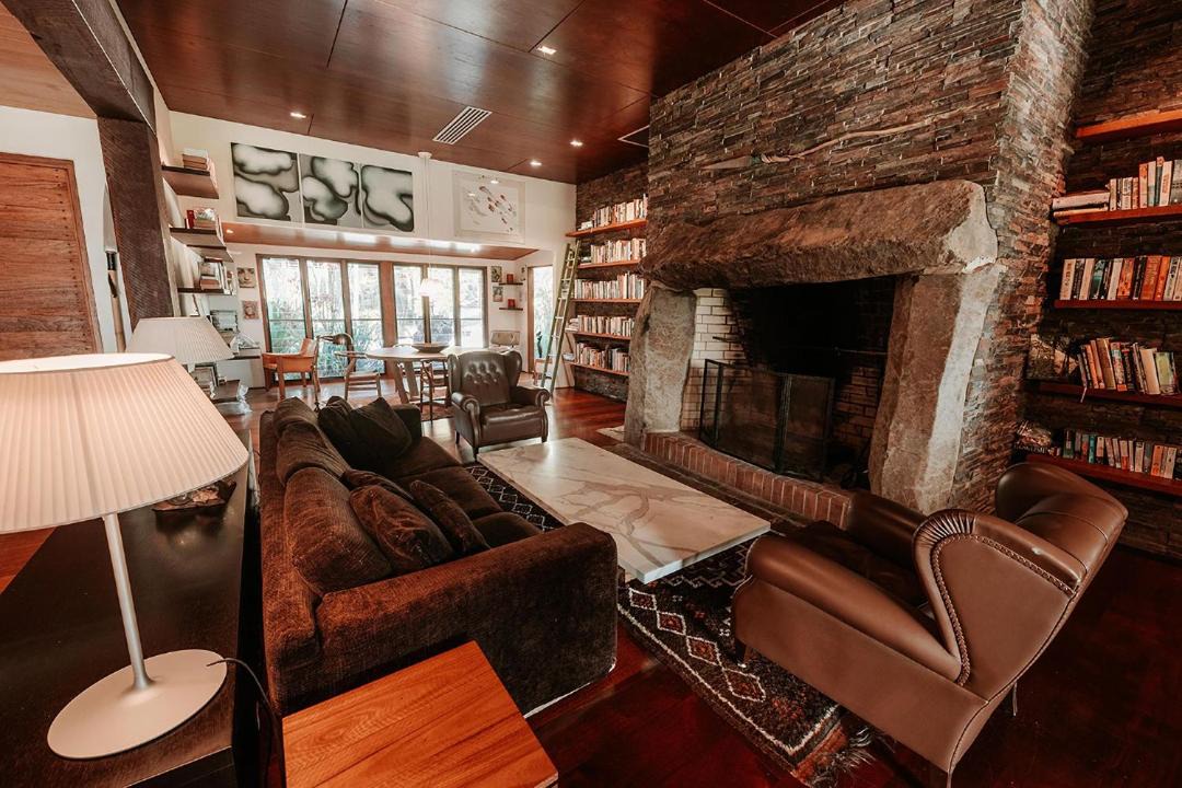 Photo of Livingroom in McLeods Shoot