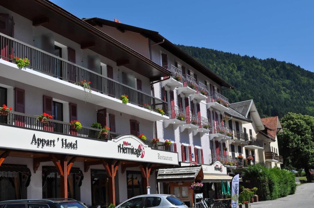 Photo of Others in Thones