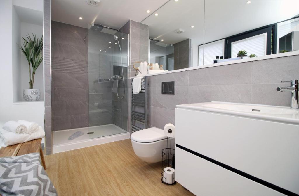 Photo of Bathroom in Penarth