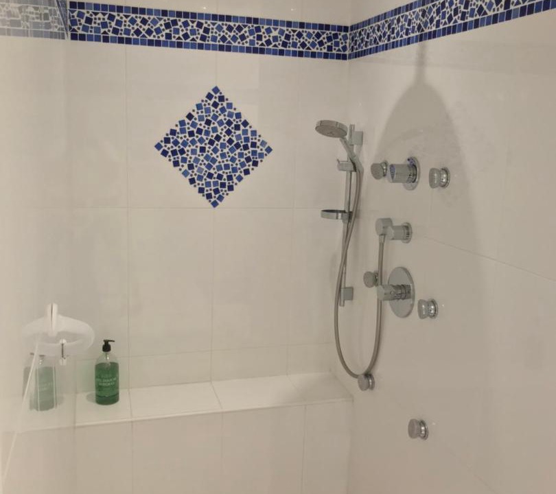 Photo of Bathroom in Loupiac