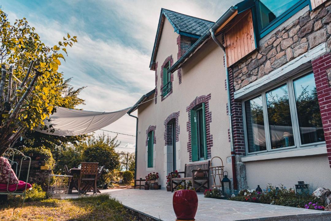 Photo of Buildings in Lapleau