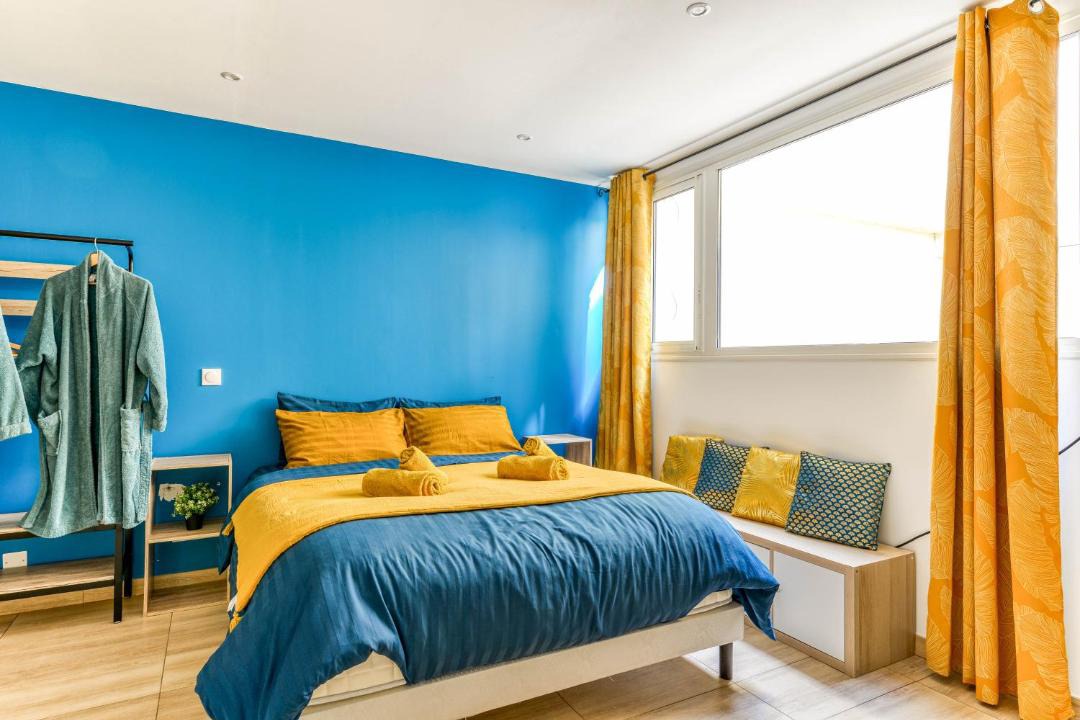 Photo of Bedroom in Anatole France