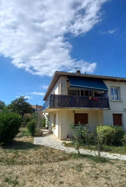 Photo of Buildings in Saint-Ciers-sur-Gironde