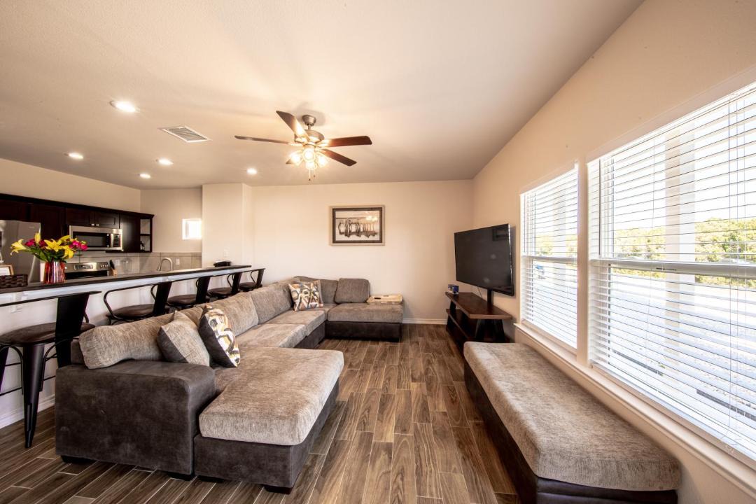 Photo of Livingroom in Canyon Lake