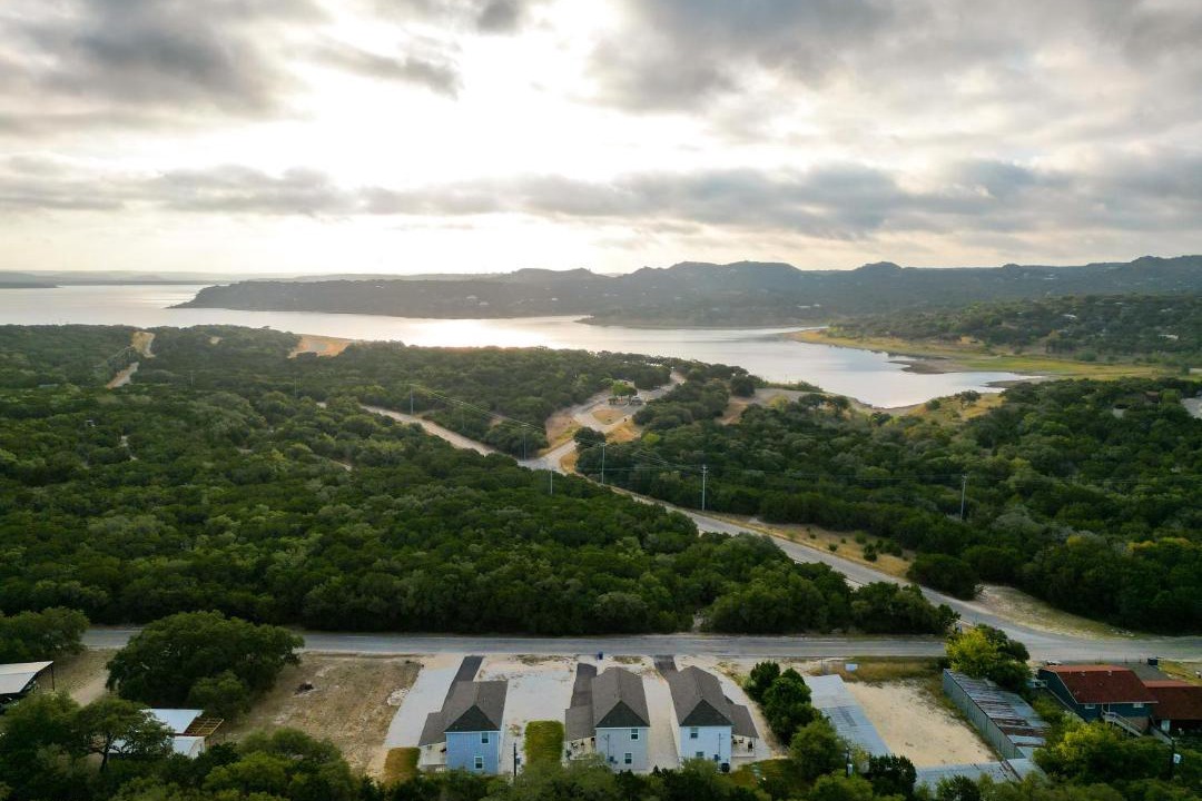 Photo of Buildings in Canyon Lake