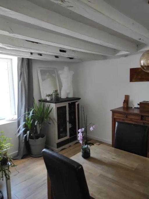 Photo of Livingroom in Soulaire-et-Bourg