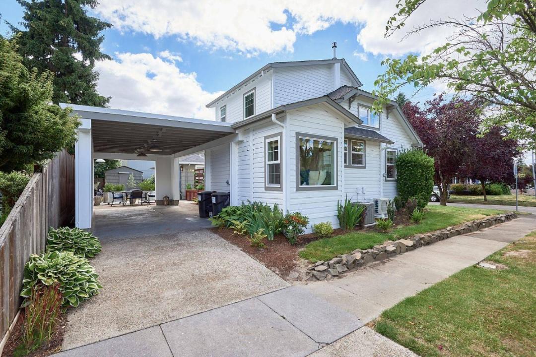 Photo of Buildings in Newberg